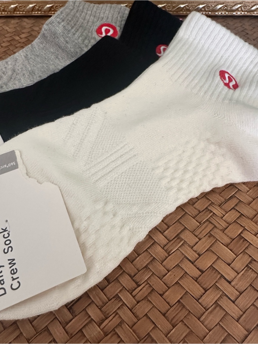 lululemon athletica Daily Stripe Crew Socks - White and Black, and Gray - Picture 2 of 4